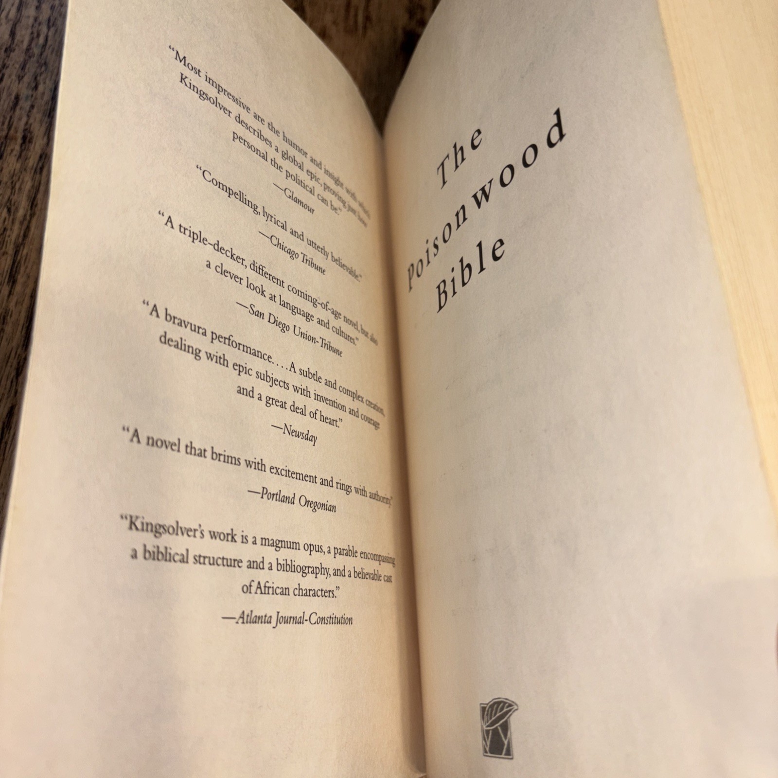 Poisonwood Bible by Barbara Kingsolver (1999, Trade Paperback)