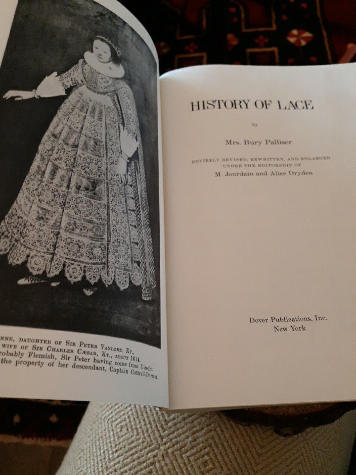 History of Lace by Bury Palliser (English) Paperback 266 Illustrations 1984 Ed.
