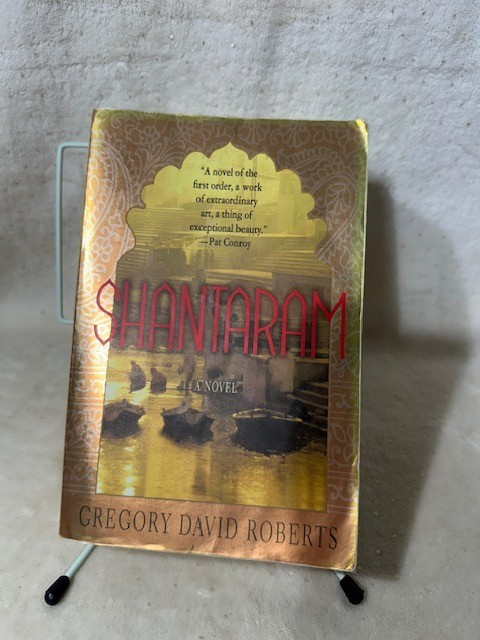 Shantaram by Gregory David Roberts Paperback Novel 2004 Edition *Good* Condition
