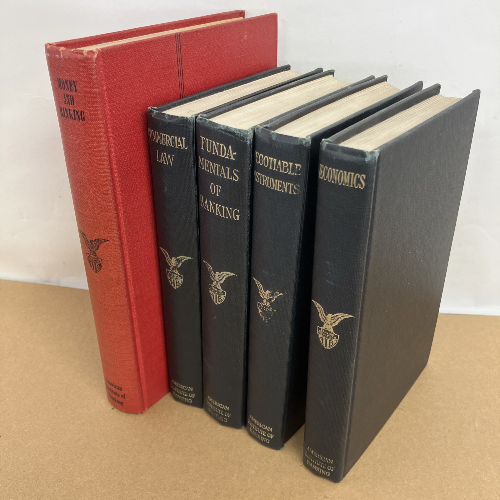 5 Lot – VTG American Institute of Banking Hardcover Book Economics Law Fundament