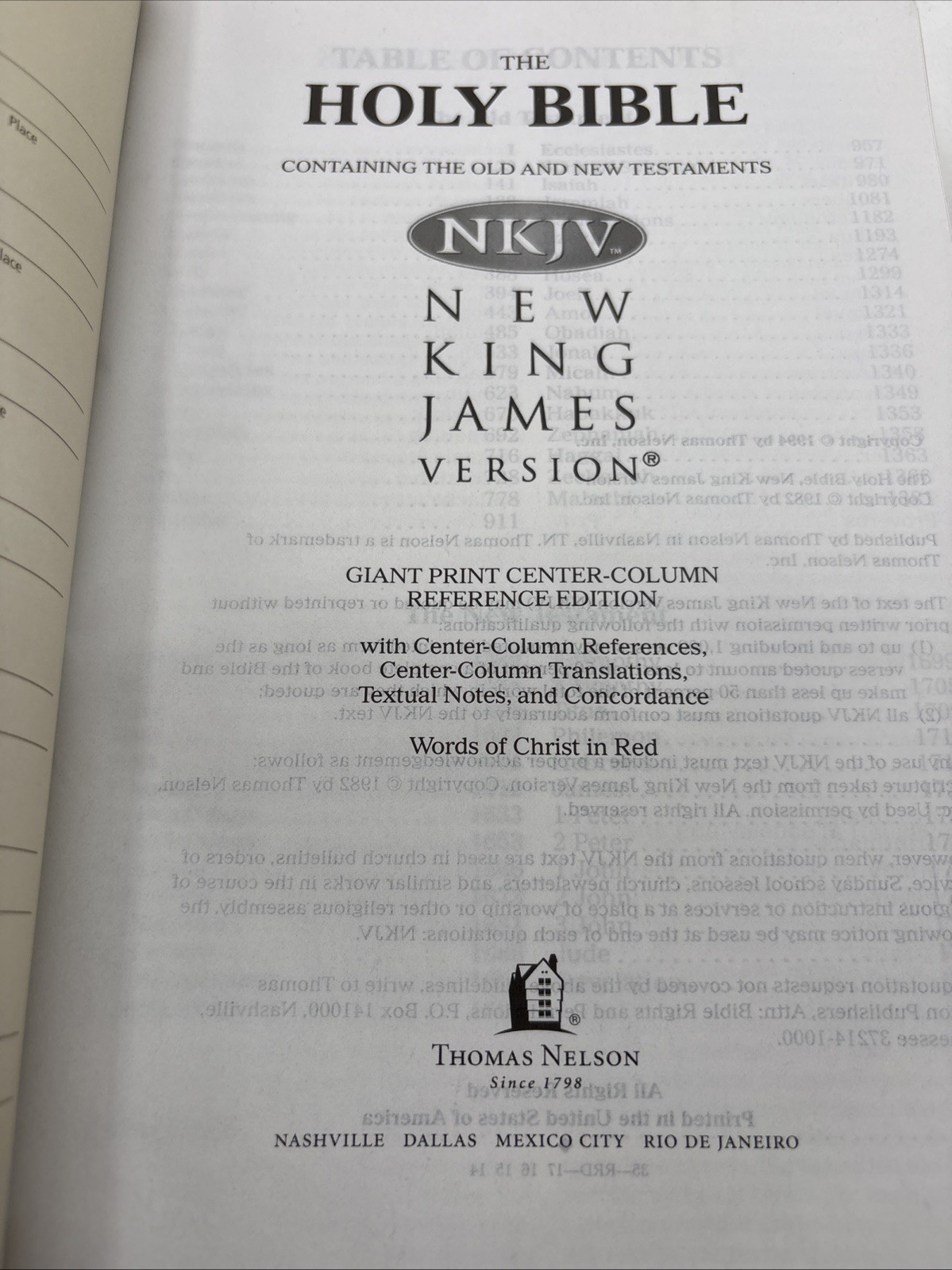 NKJV Bible Giant Print Center-Column Reference Nelson Bonded Leather