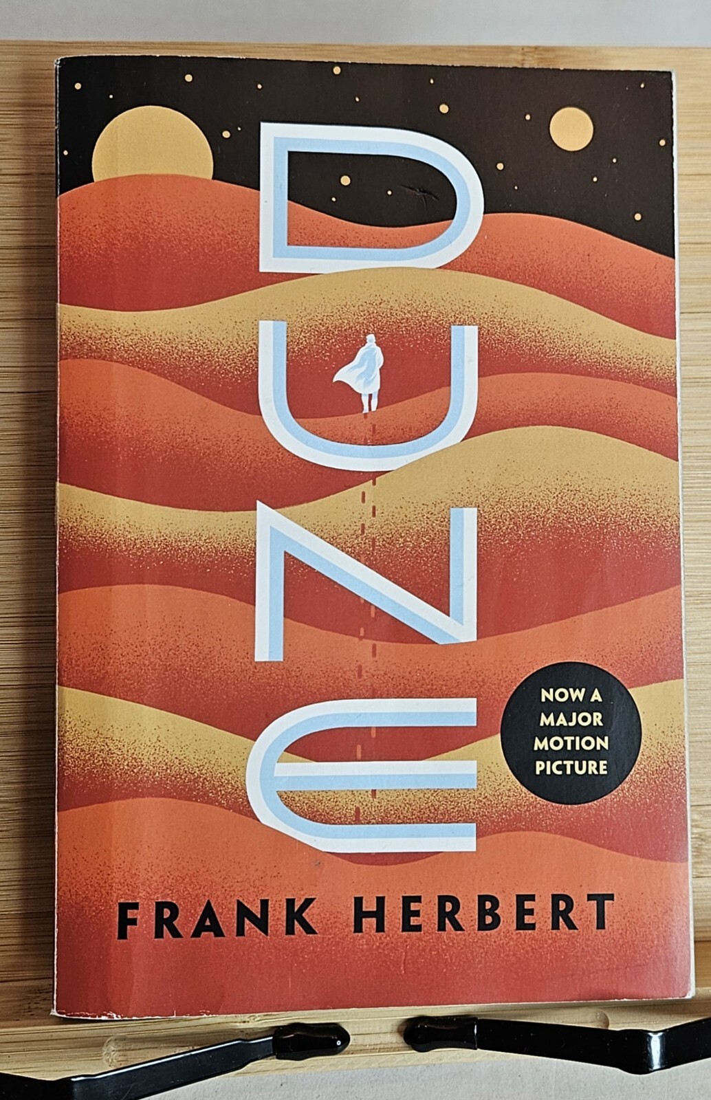 Dune (Dune Chronicles, Book 1) – Paperback By Herbert, Frank – GOOD