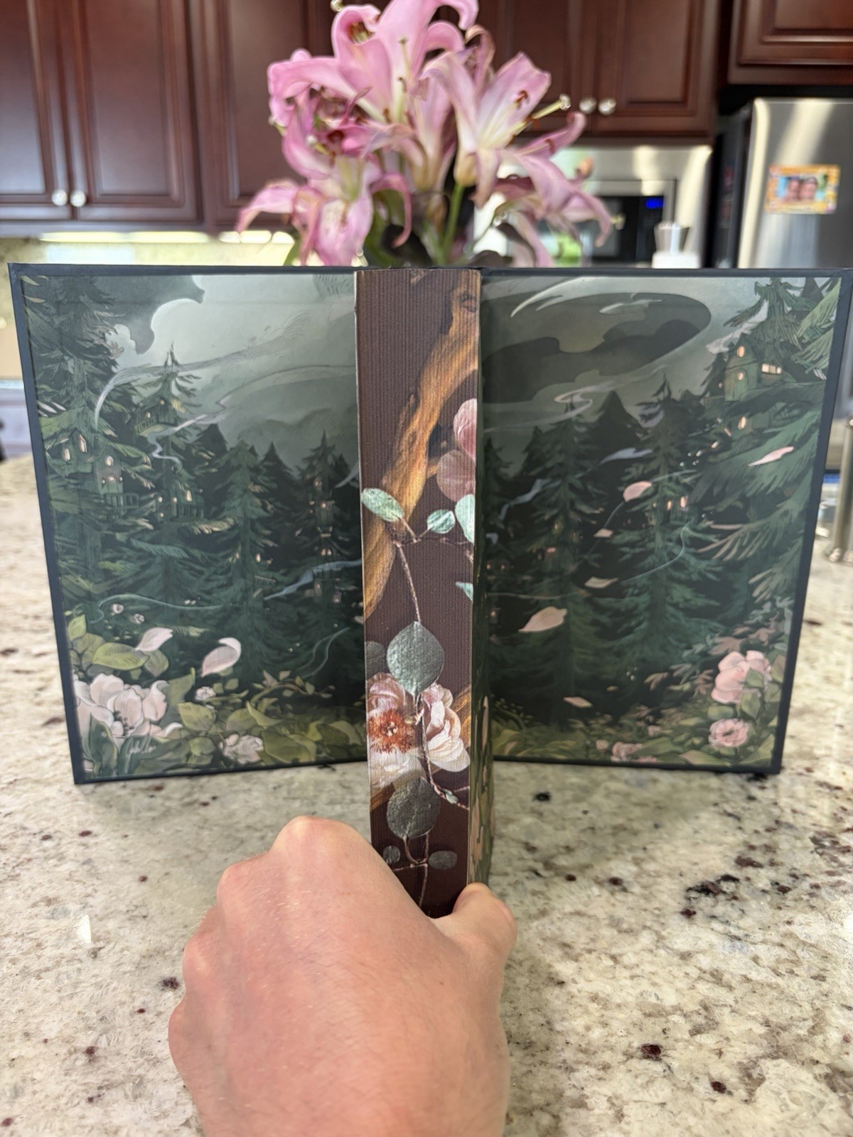 Shield of Sparrows Devney Perry GOLD Edition Romantasy – sprayed edges