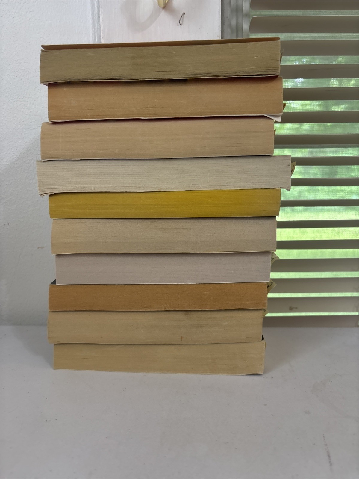Lot of 10 – Mystery and Thrillers – Mixed Authors – FREE SHIPPING