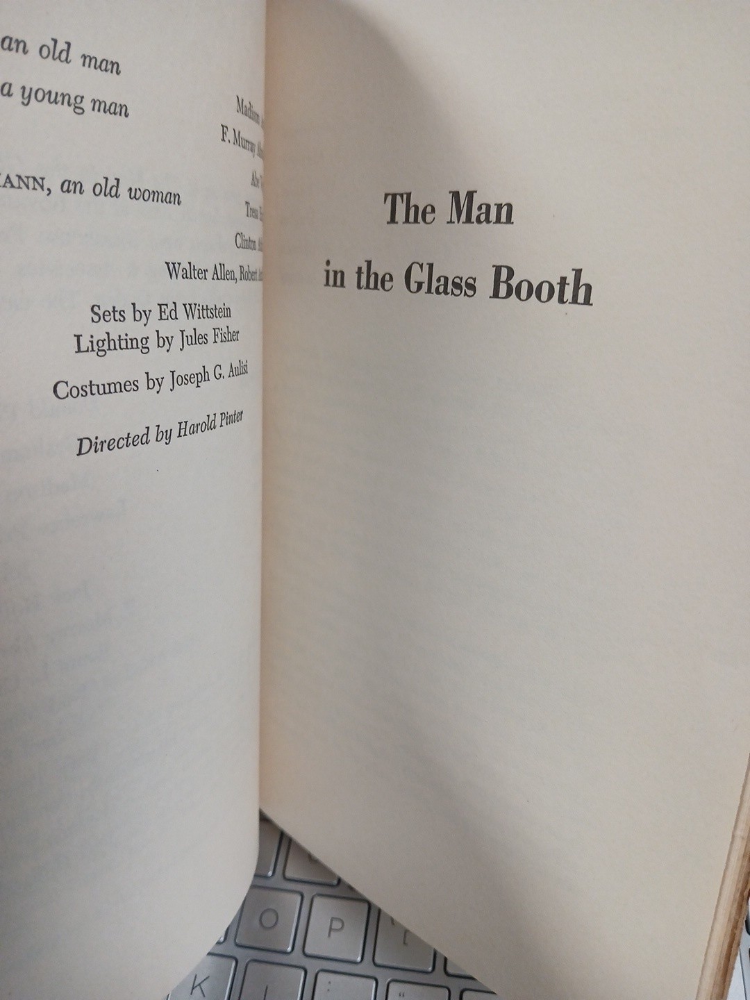 THE MAN IN THE GLASS BOOTH Robert Shaw 1968 Grove Press HB