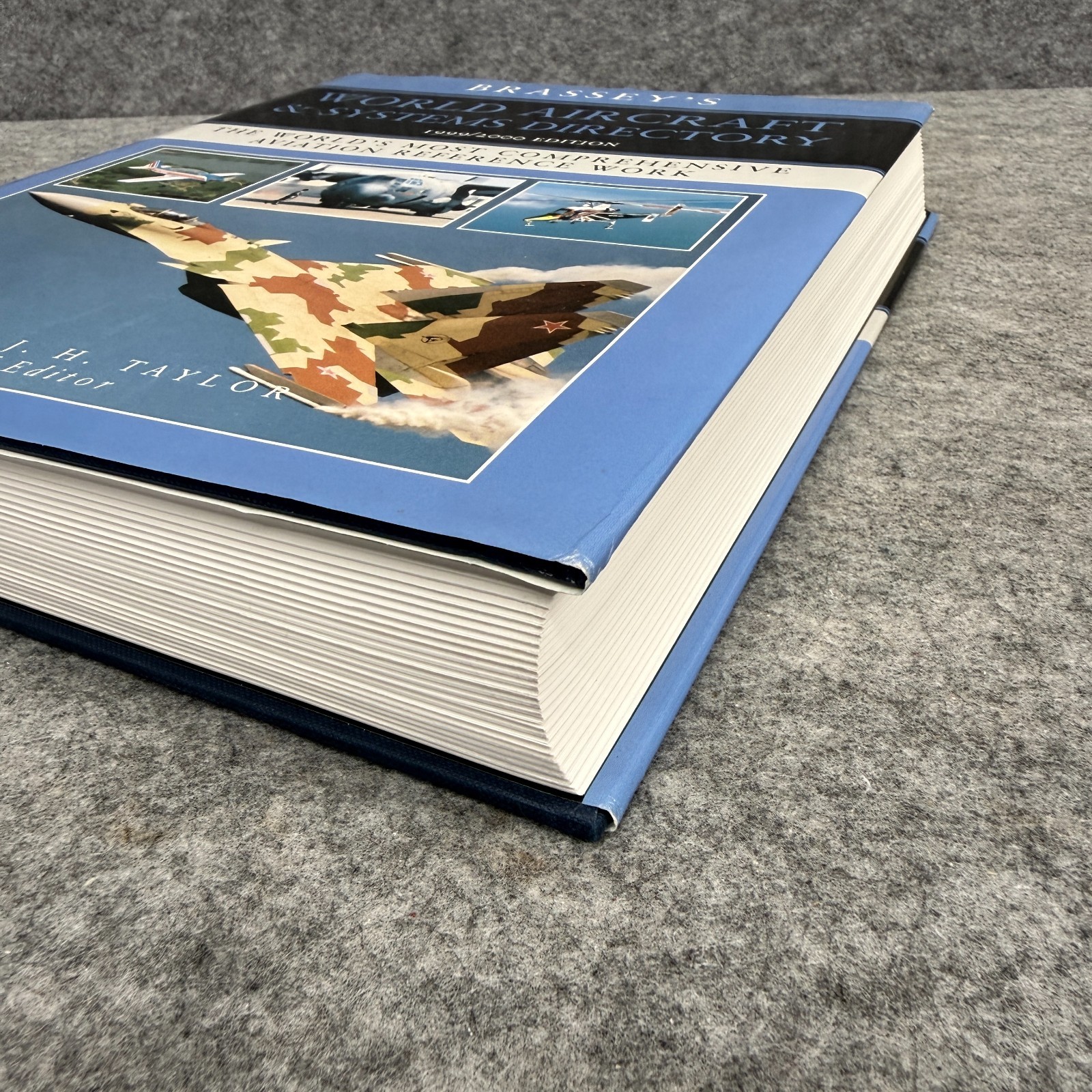 Brassey’s World Aircraft & Systems Directory 1999/2000 Edition Michael Taylor HC