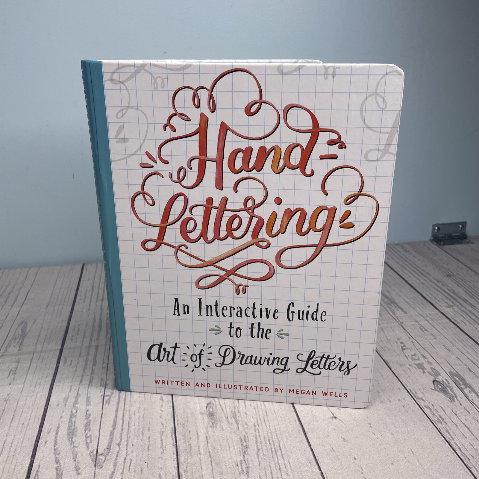 Hand-Lettering : The Art of Drawing Letters by Inc. Peter Pauper Press (2016,…