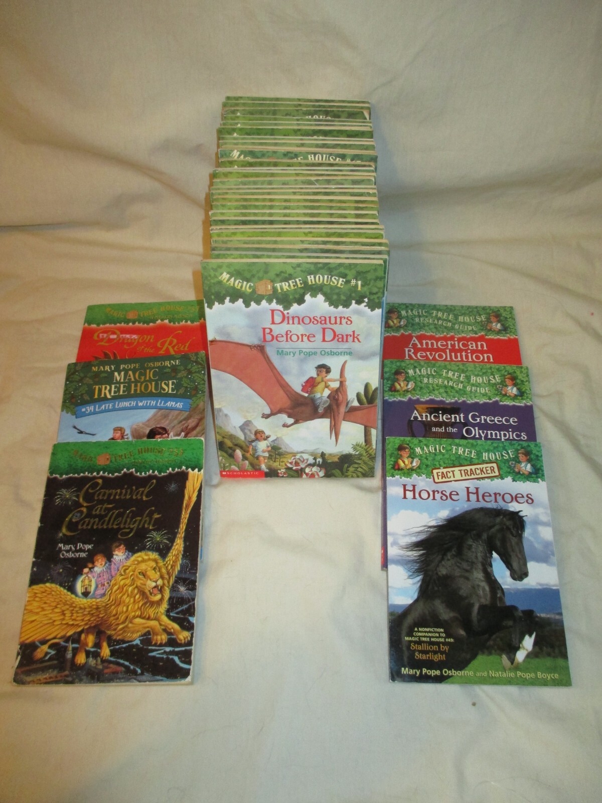 LOT 34 Magic Tree House Kids 1-28 + Research Guide Books Mary Pope Osborne