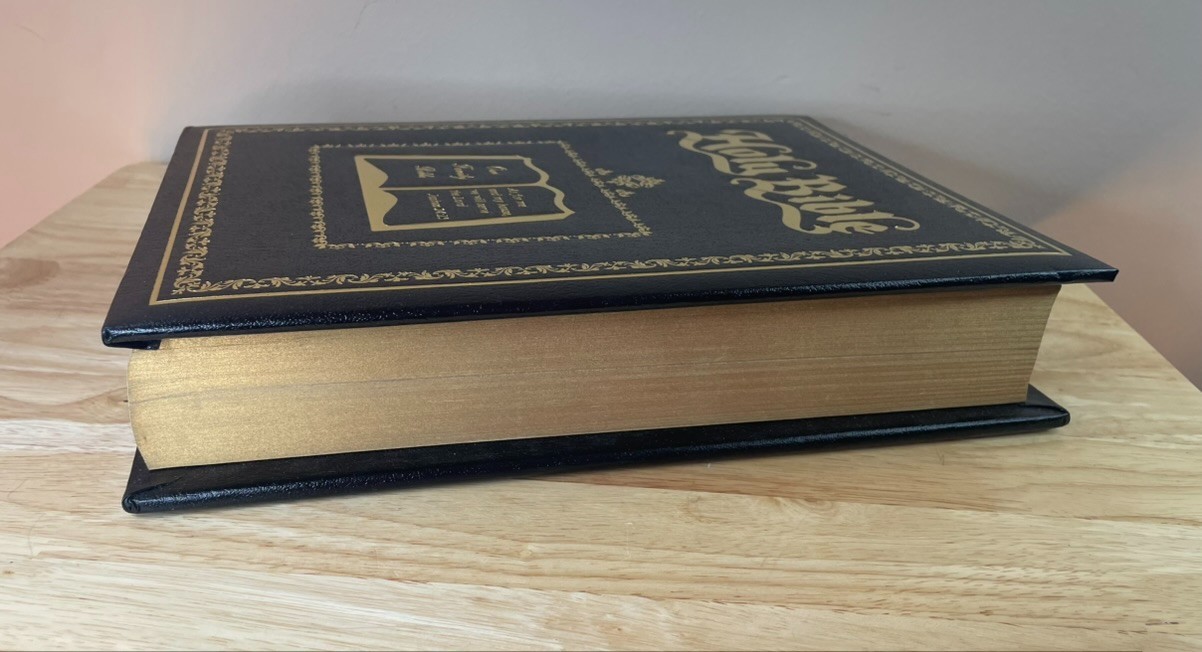 VTG 1984 KJV Family Heirloom Holy Bible Red Letter Edition Black Faux Leather