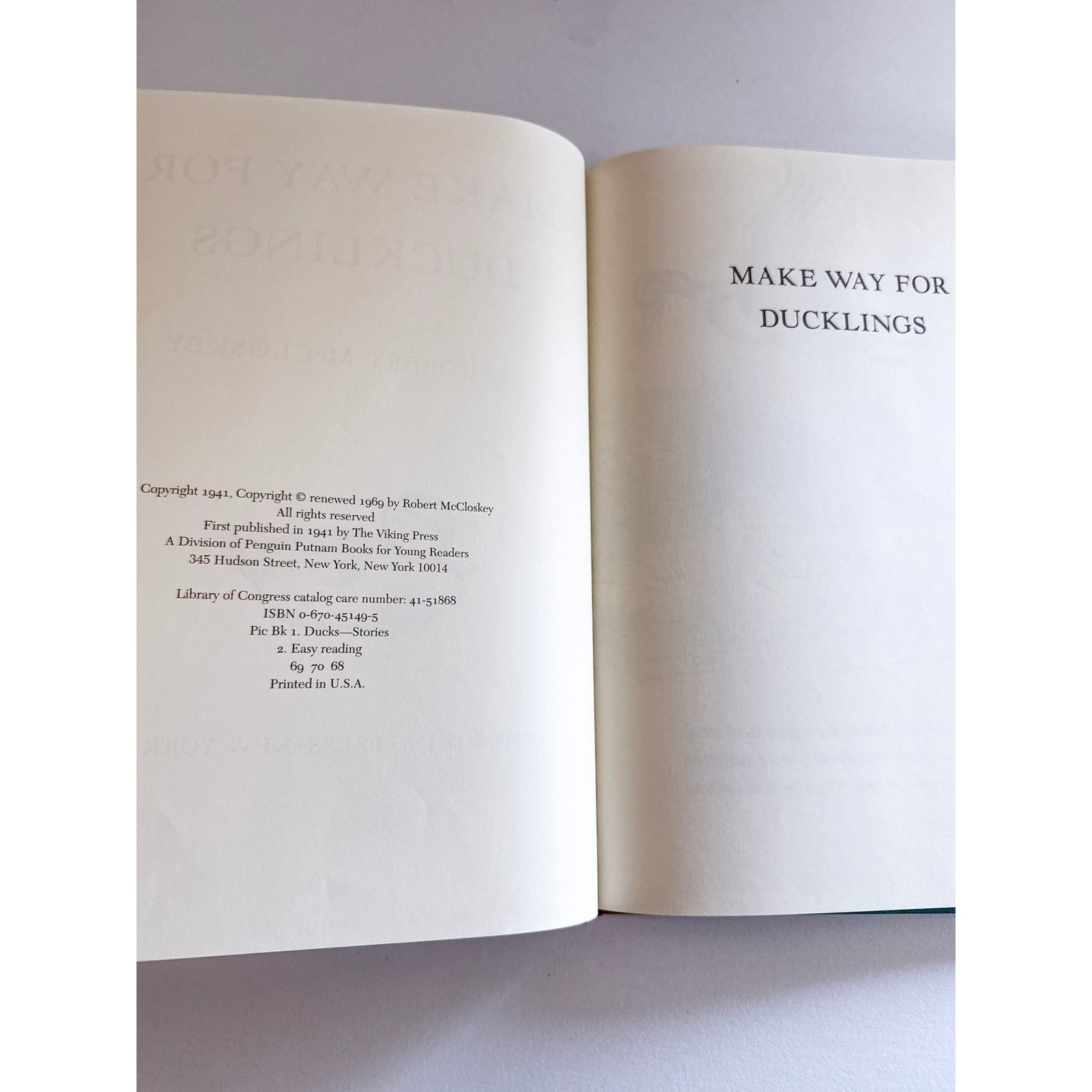 Make Way for Ducklings Robert McCloskey Hardcover 1999 Viking Press Boston Ducks