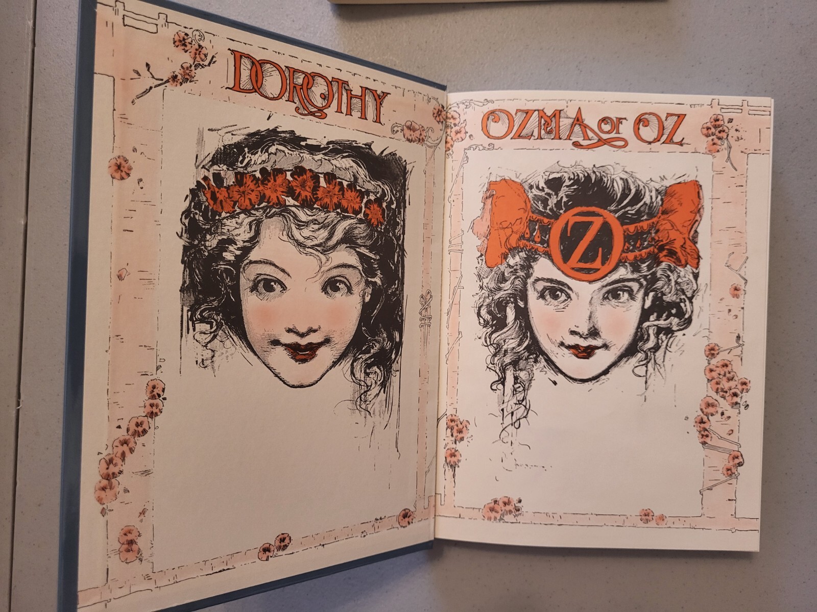 EMERALD CITY OF OZ ~ L Frank Baum HC ~ 1993 16-COLOR PLATES w/metallic green