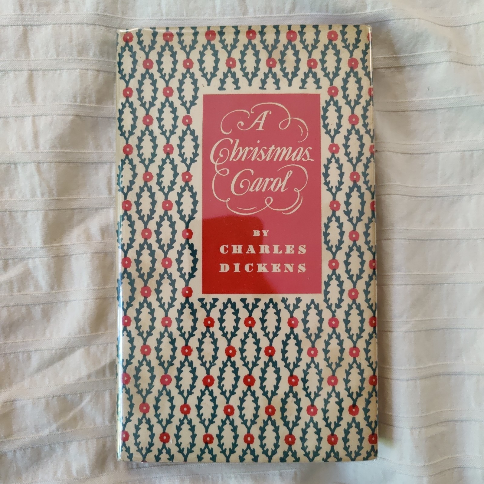 A Christmas Carol by Charles Dickens Peter Pauper Press Hardcover Book Holiday
