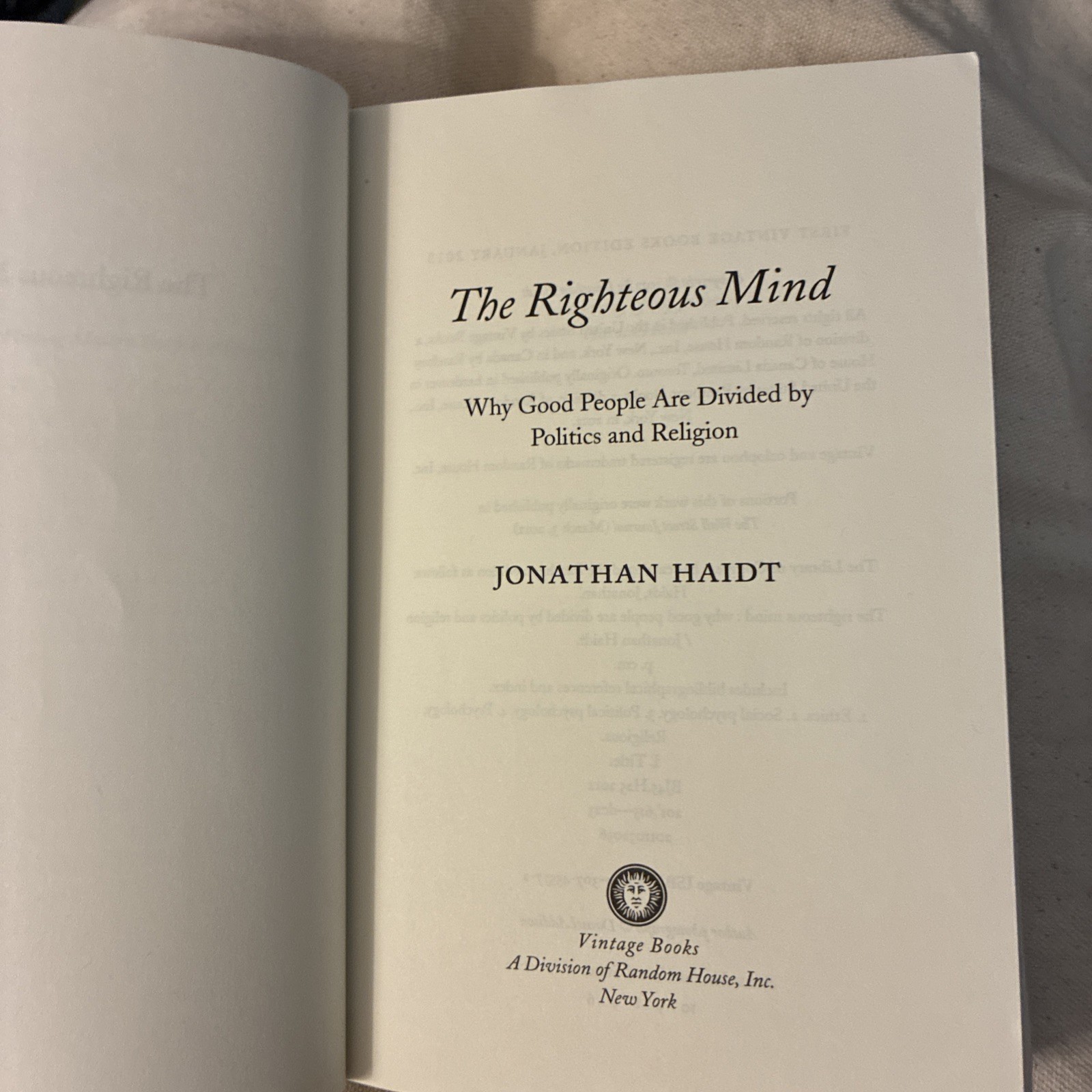 The Righteous Mind by Jonathan Haidt Paperback Politics Religion Morality