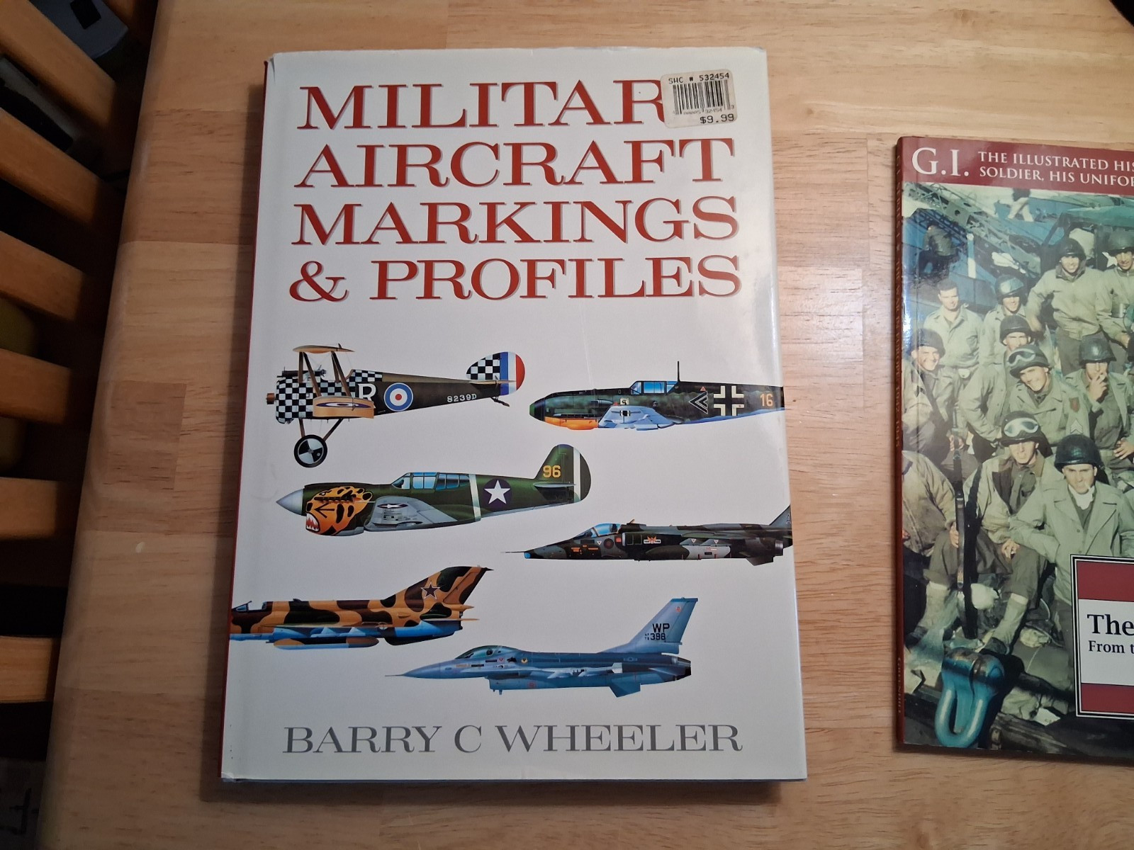 Military / history/ plane books Military aircraft markings & profiles & the War