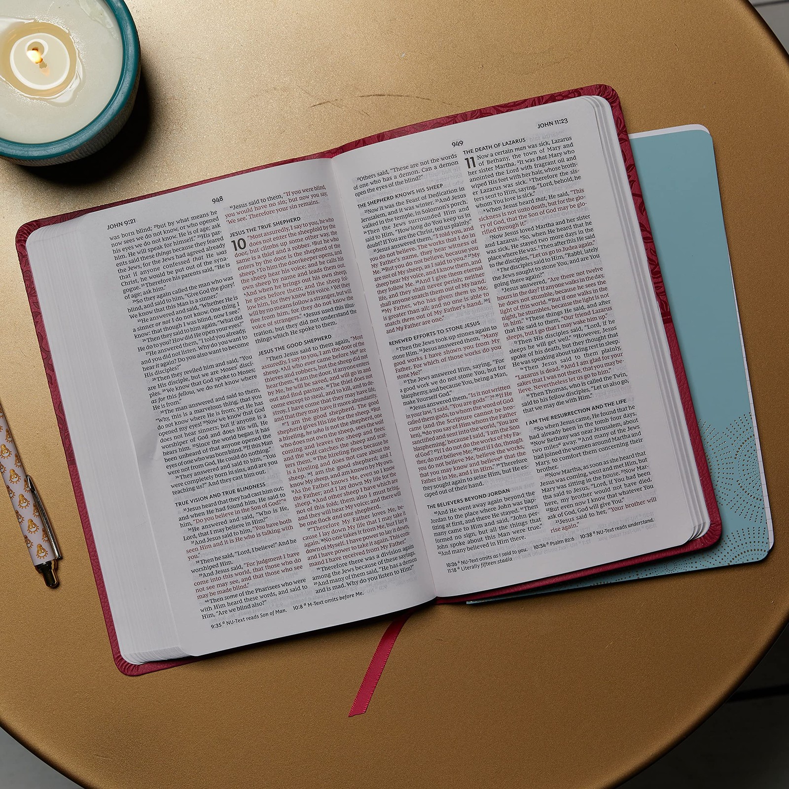 NKJV, Value Thinline Bible, Blue Leathersoft, Red Letter, Comfort Print: Holy…