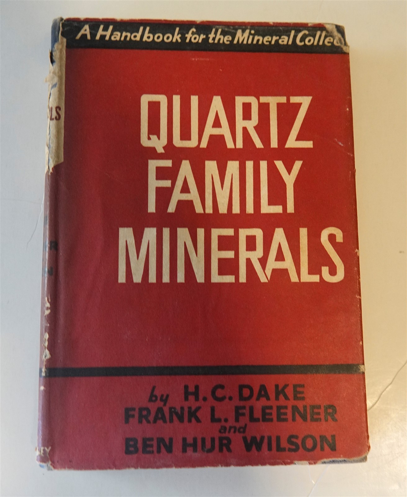 Quartz Family Minerals by Dake. 1938 (agate collector handbook crystal amethyst)