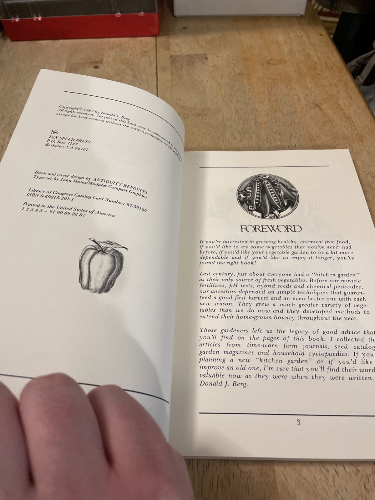 THE KITCHEN GARDENER’S GUIDE Edited by Donald J. Berg PB 1987 Ten Speed Press