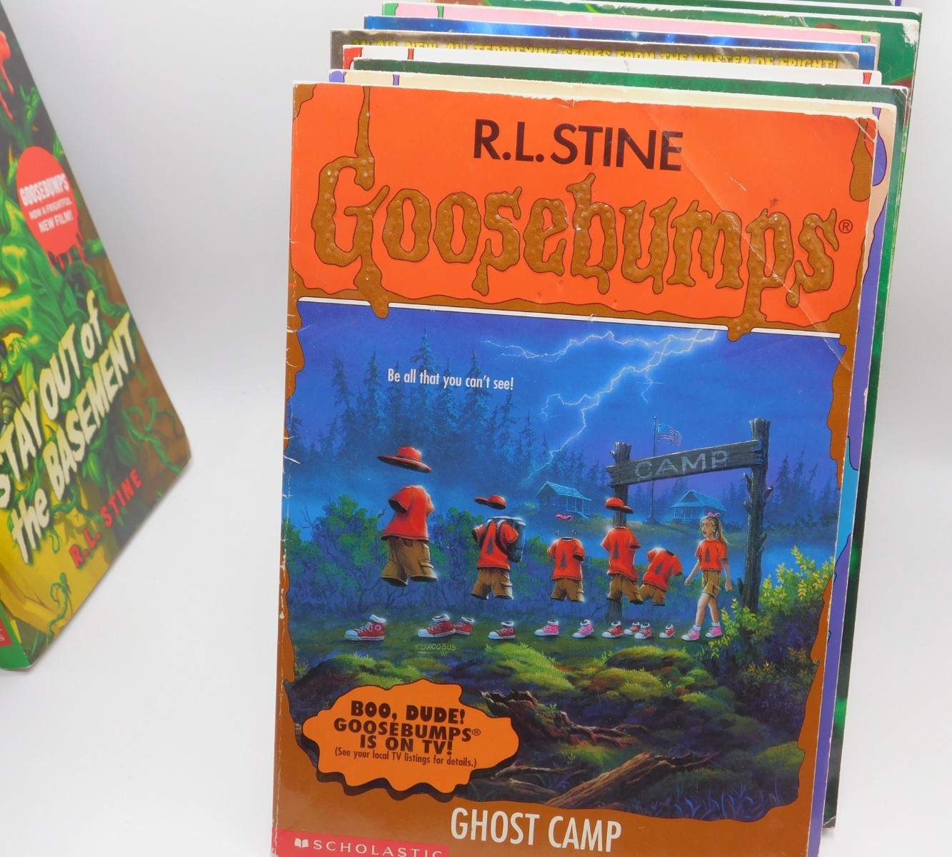 RL STINE LOT (16) Goosebumps Fear Street Just Beyond Graphic Novels (EF946)