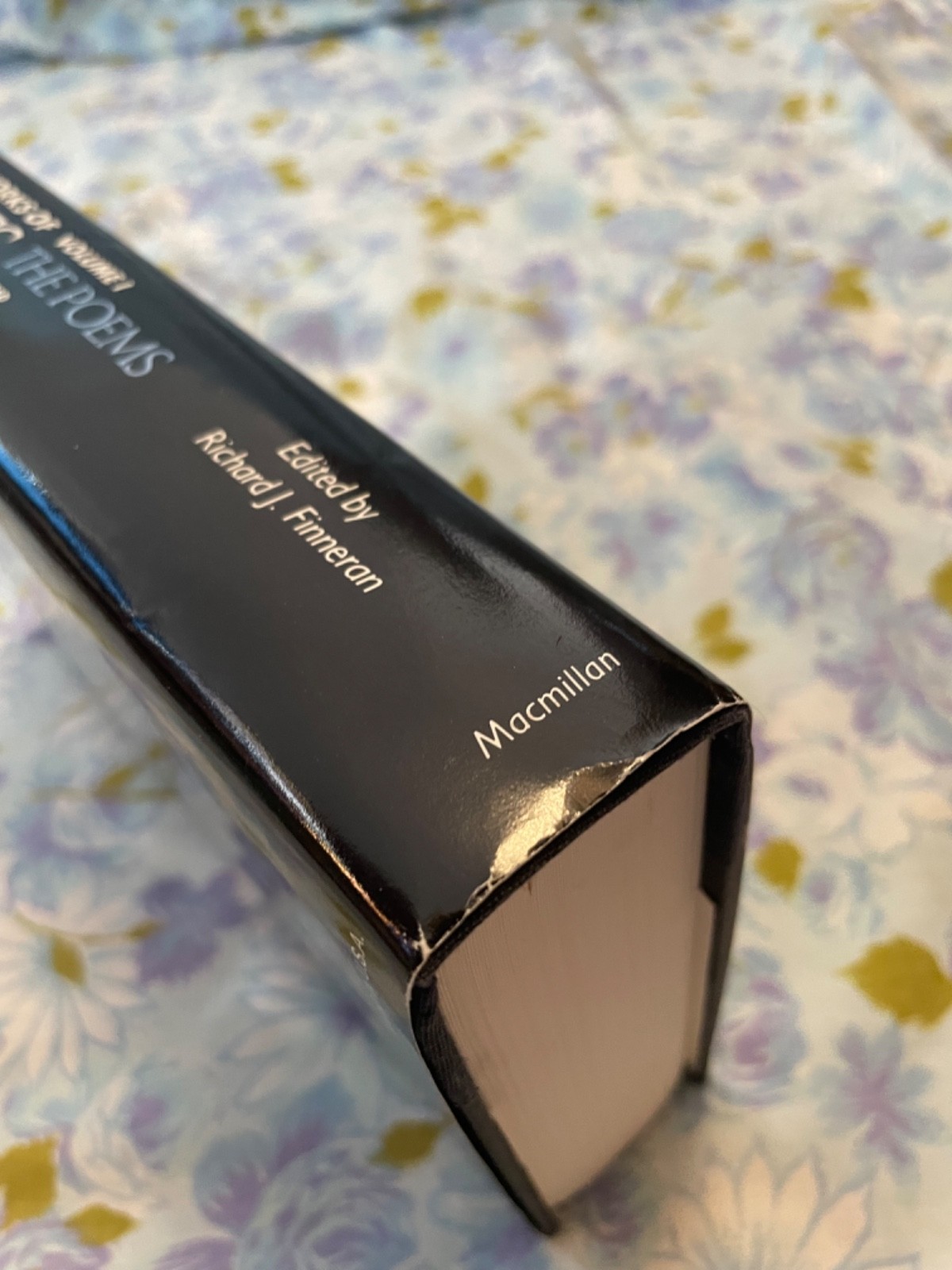 BOOK The Collected works of W B YEATS The Poems Volume 1 Revised Hardcover