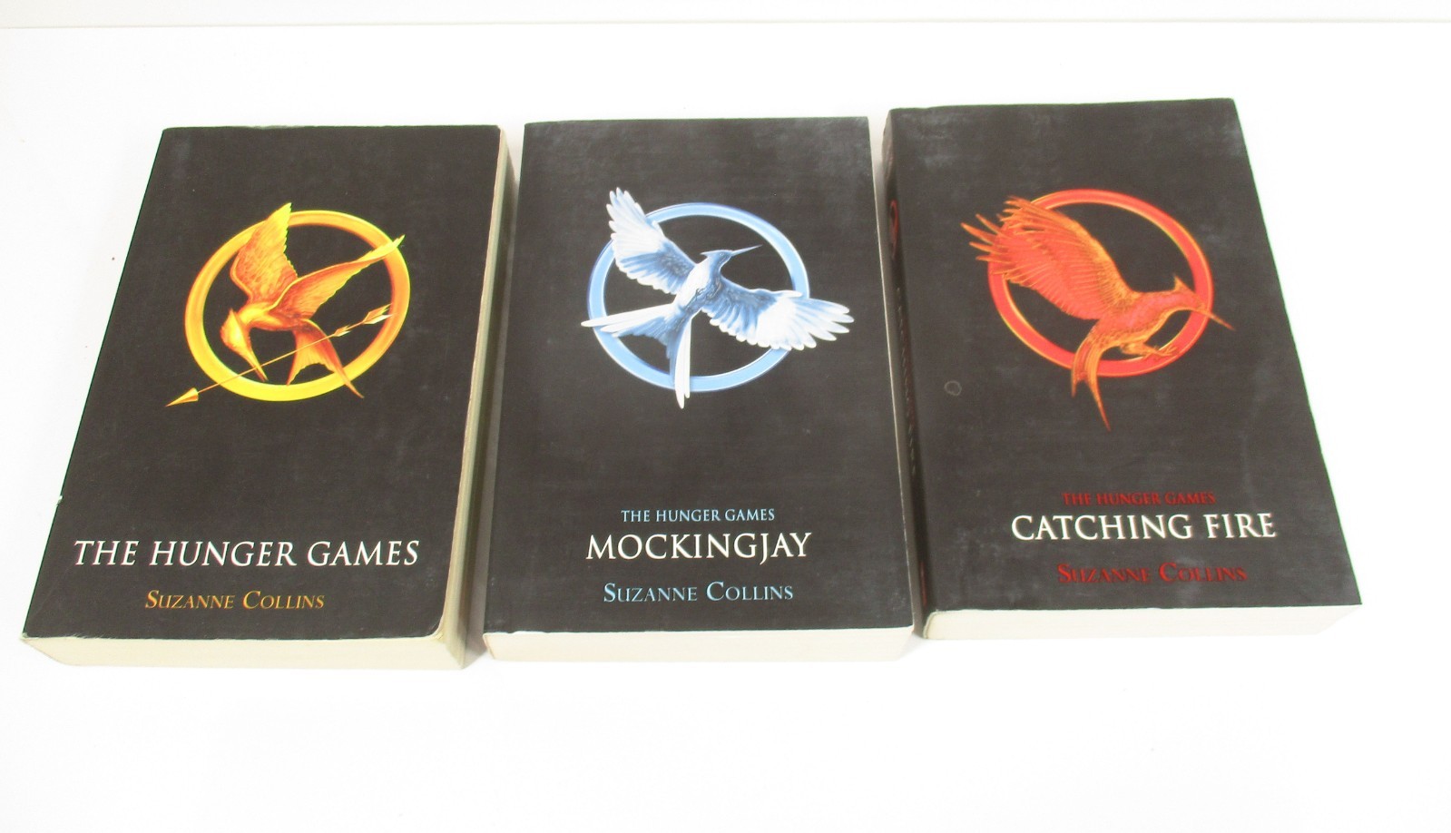 Lot 3 The Hunger Games Trilogy Paperback Books Box Set by Suzanne Collins