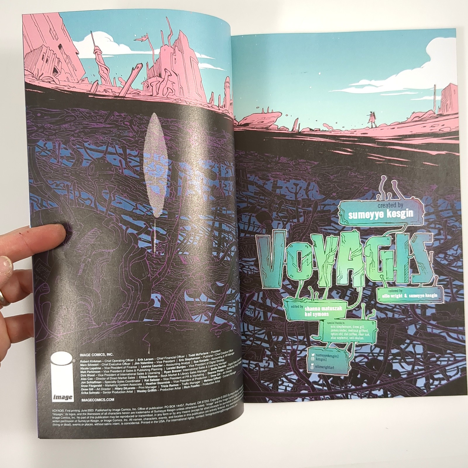 Voyagis Sci Fi Adventure Graphic Novel Paperback Book Sumeyye Kesgin 2023