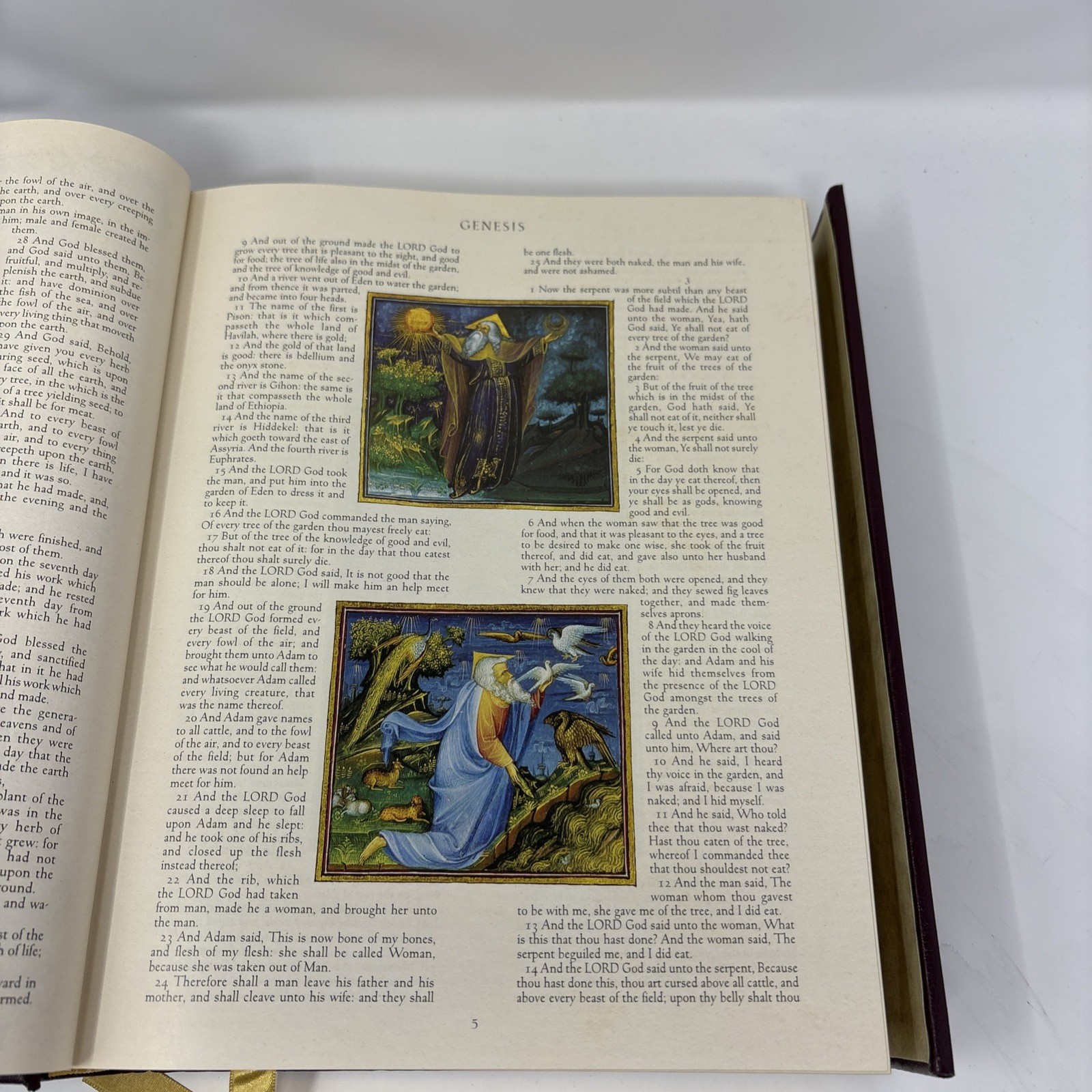 Vintage Holy Bible Illuminated Family Edition Full Color Lionheart Gold Gilted