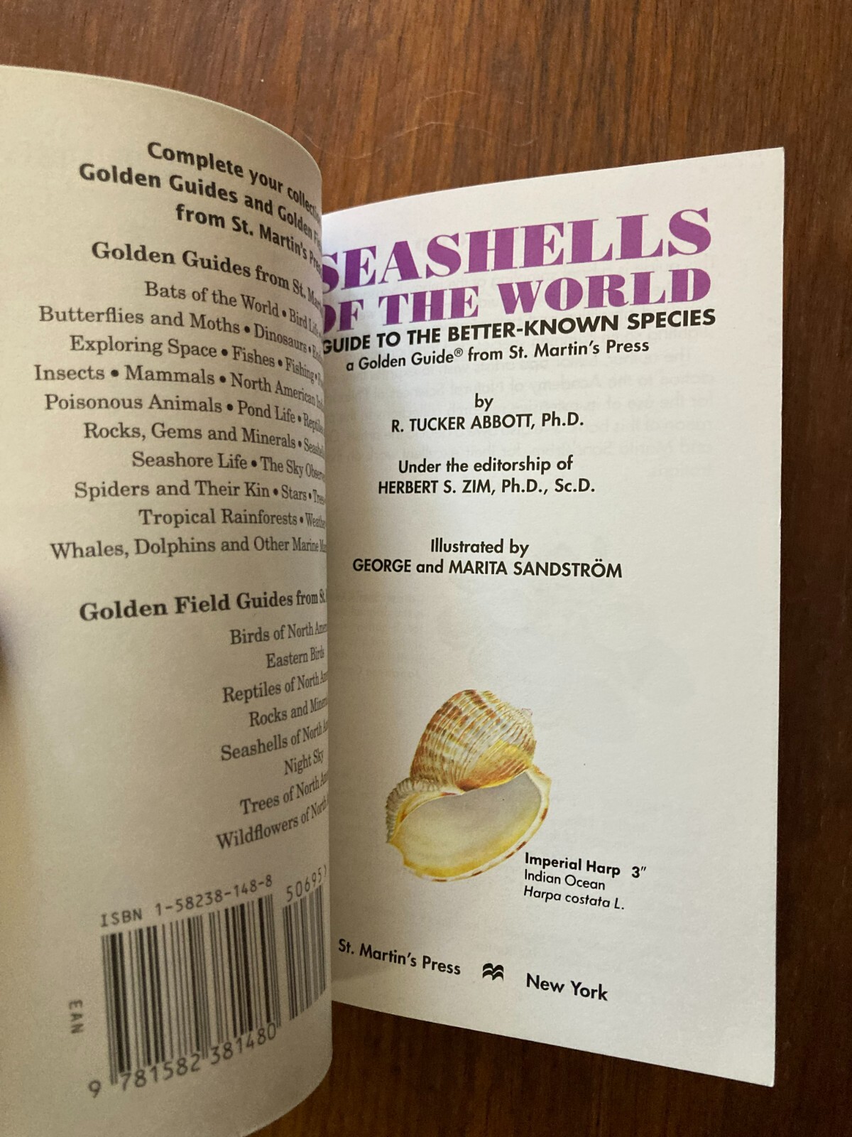A Golden Guide from St. Martin’s Press Seashells of the World Life Tucker Abbott