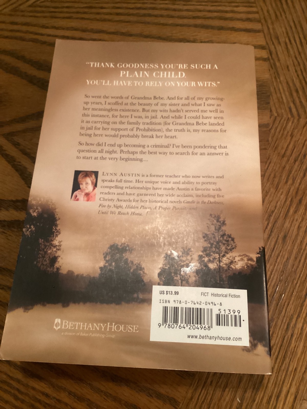 Though Waters Roar by Lynn Austin Novel 430 Pages GREAT SHAPE Large Print