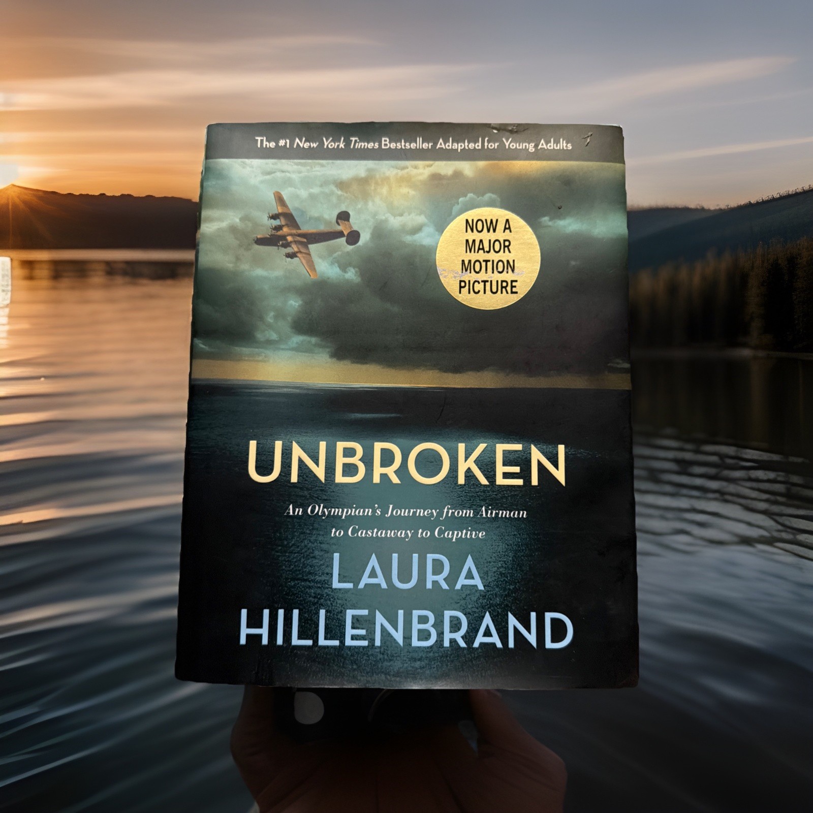 UNBROKEN by Laura Hillenbrand, 2014 HCDJ 1st Ed. WW2 Era History, Delacorte