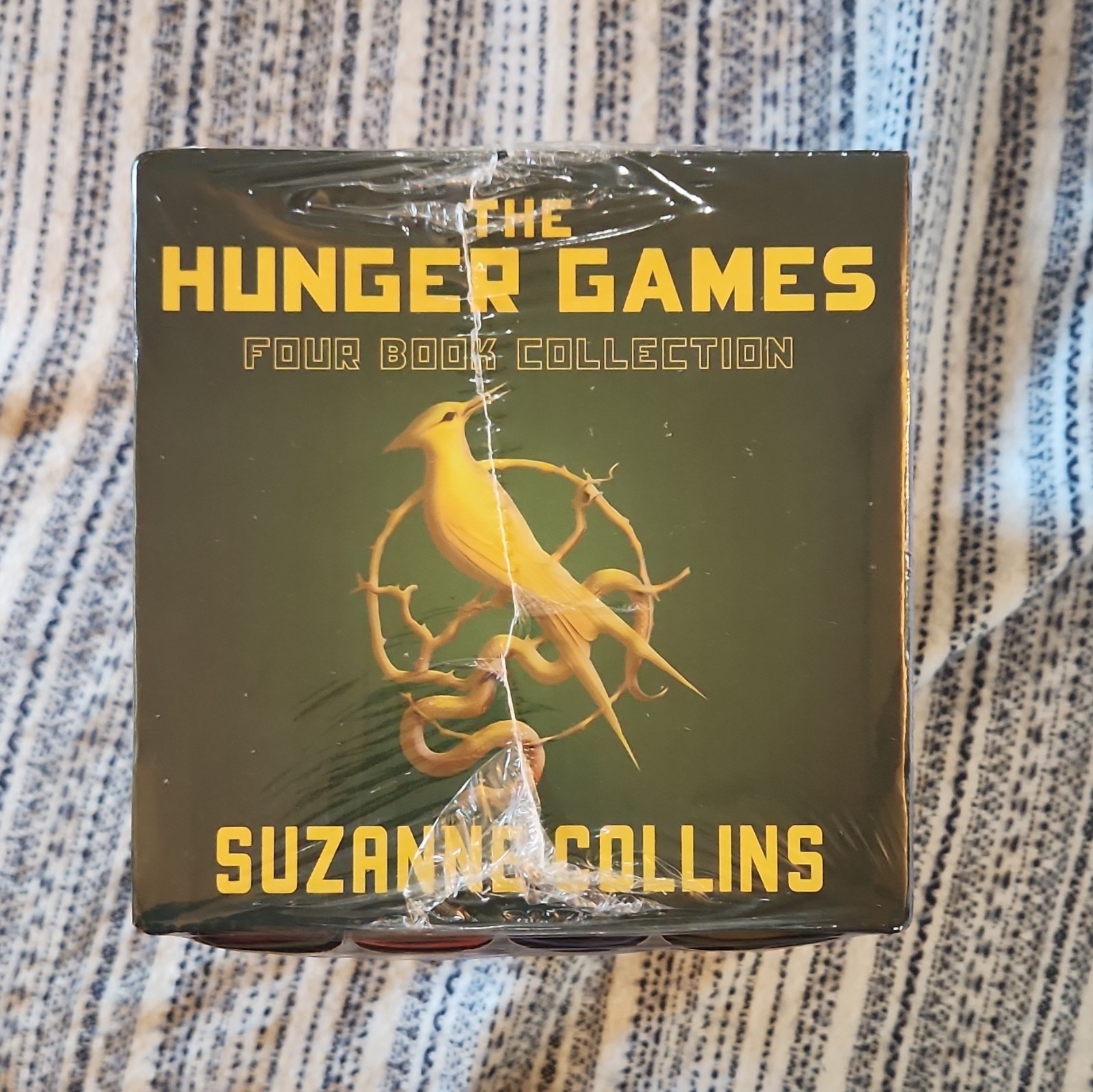 Suzanne Collins The Hunger Games 4-Book Collection Box Set, Scholastic Press