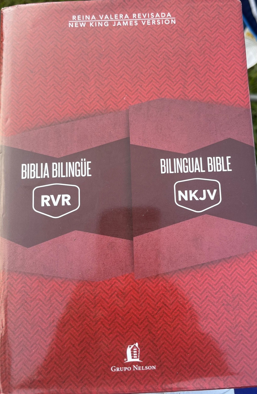 Biblia Bilingue – Bilingual Bible Reina Valera / New King James Version NKJV