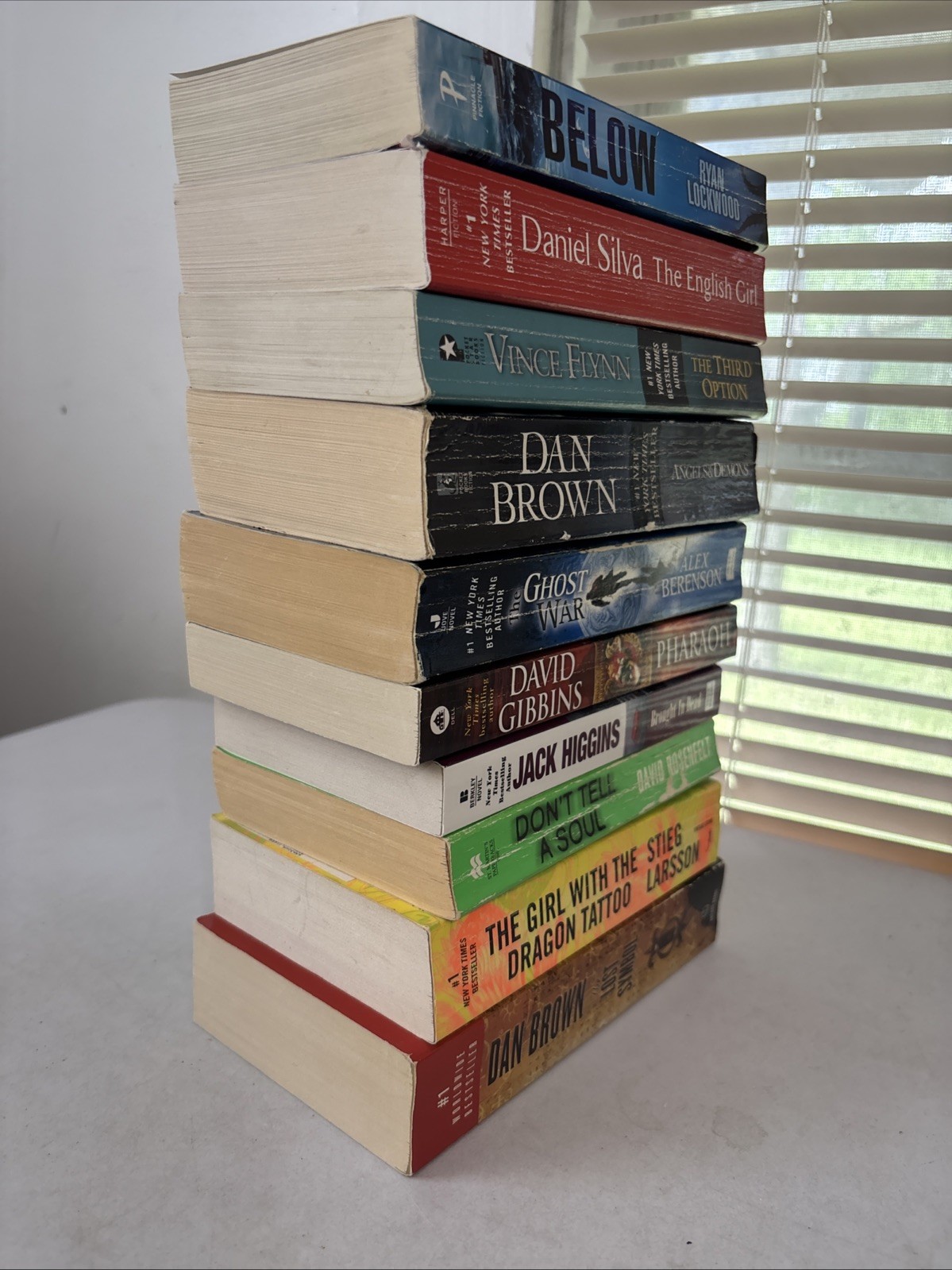 Lot of 10 – Mystery and Thrillers – Mixed Authors – FREE SHIPPING