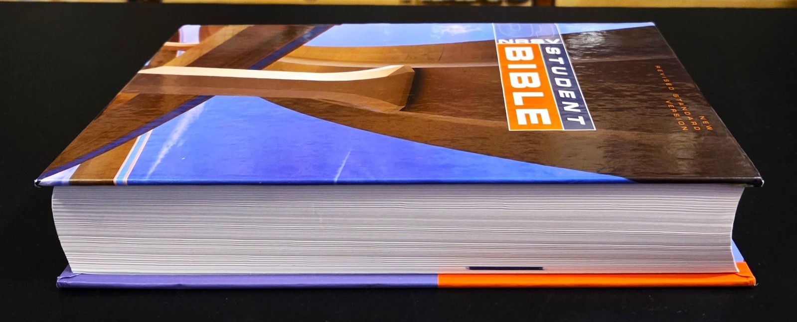 ZONDERVAN STUDENT BIBLE – New Revised Standard Version (As New)