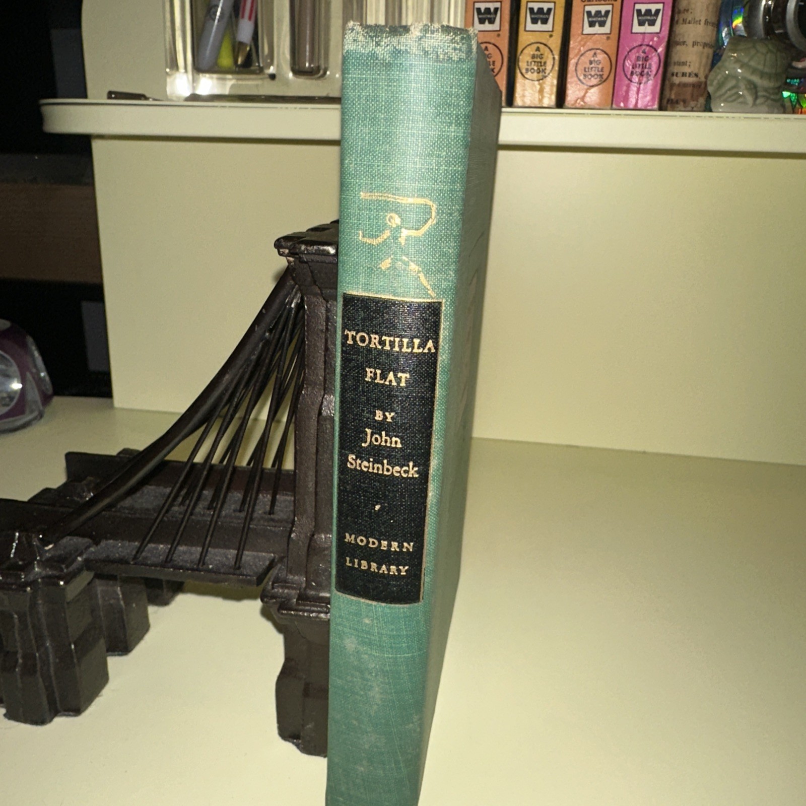 VINTAGE JOHN STEINBECK TORTILLA FLAT MODERN LIBRARY COLLECTIBLE DECOR BOOK S2