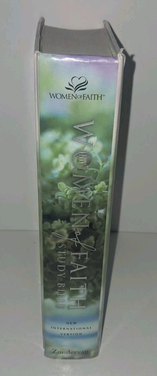 Women of Faith Study NUV Bible -Experience the Liberating Grace of God Zondervan