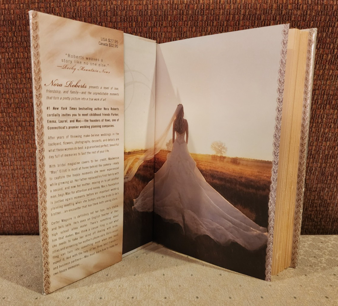 Signed – Vision in White by Nora Roberts Hardback w/Dust Cover *READ*