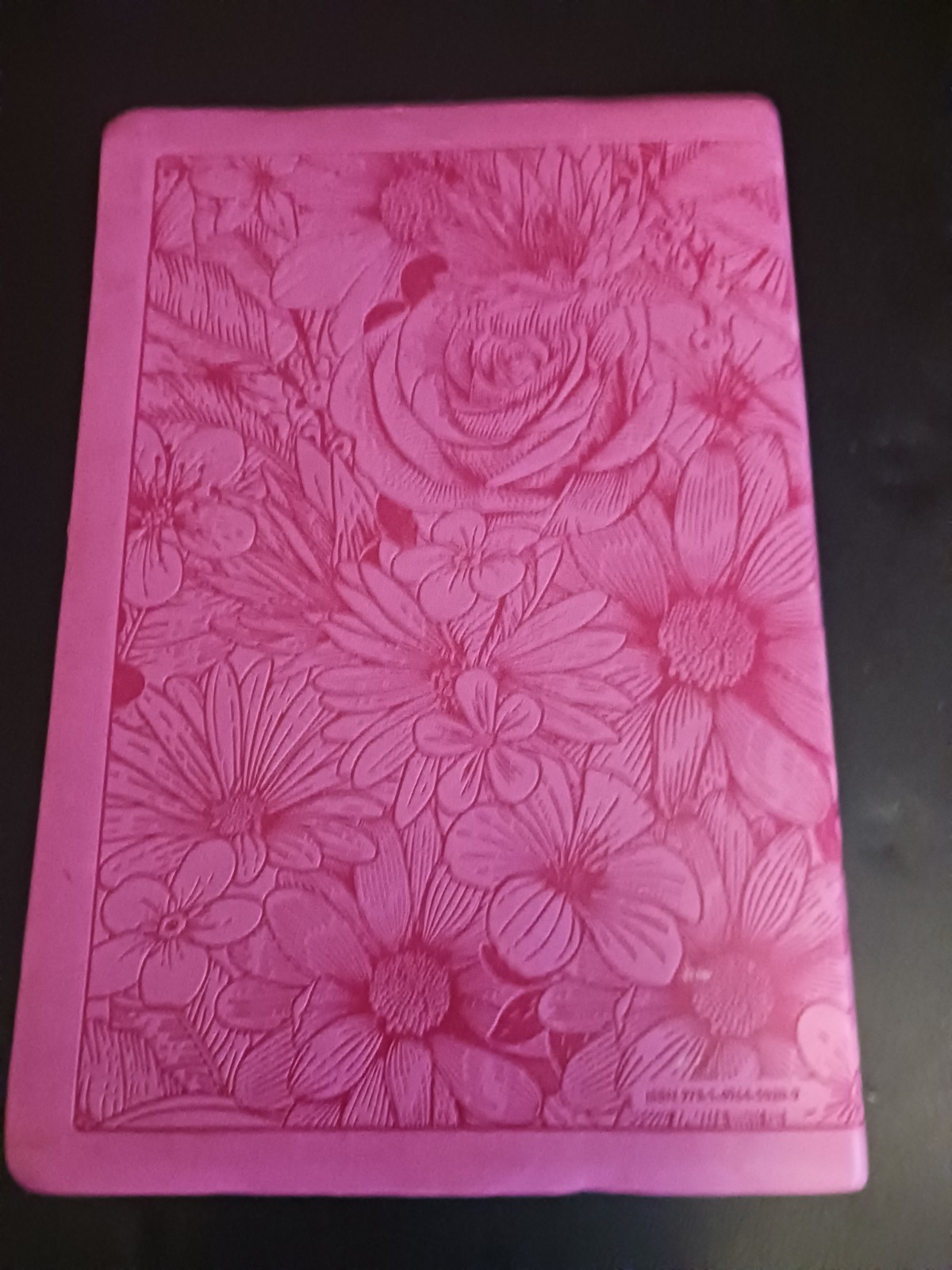 Tyndale NLT Large Print Thinline Bible Pink Floral Imitation Leather Filament