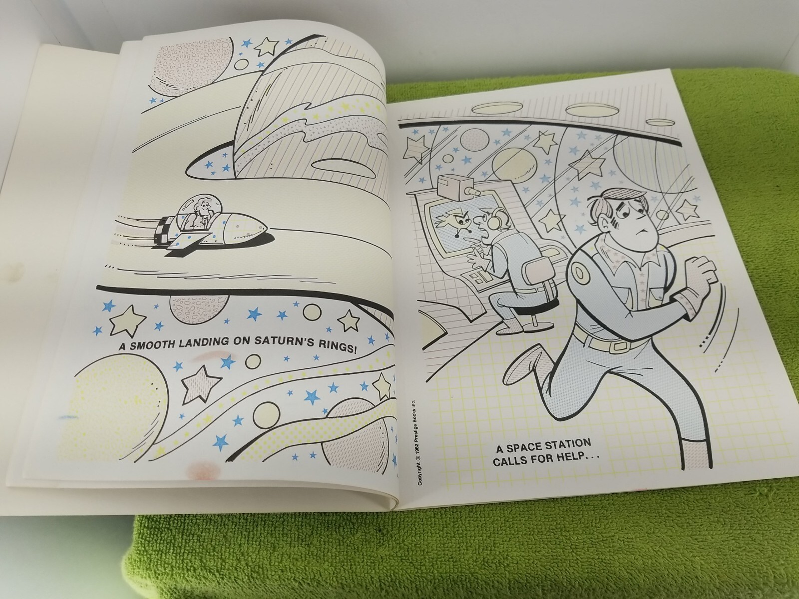 Paint with Water outer space Prestige 1982 Coloring/Activity Book 5 pages missng