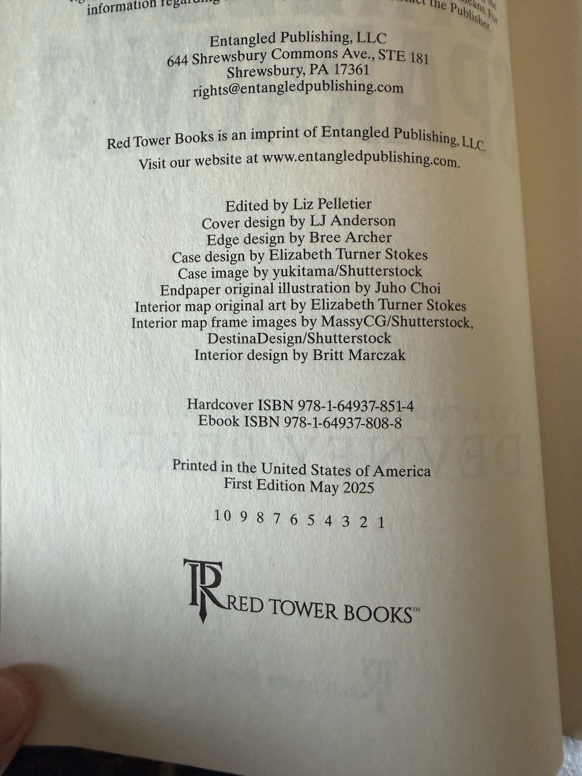 Shield of Sparrows Deluxe Edition Sprayed Edges Devney Perry Romantasy