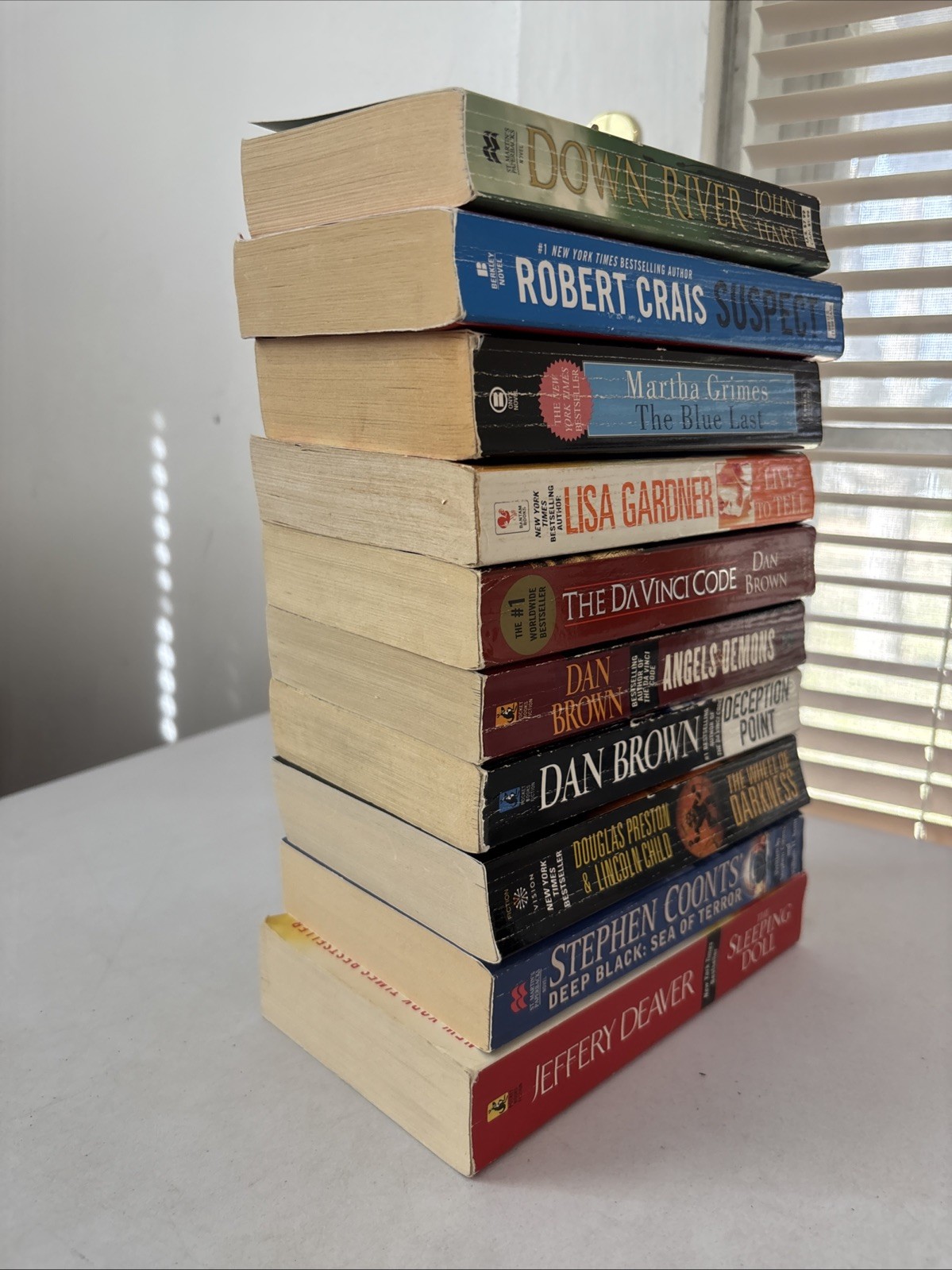 Lot of 10 Mystery and Thrillers – Mixed Authors – FREE SHIPPING