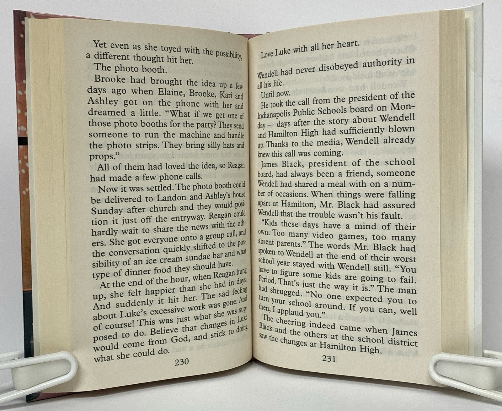 In This Moment Karen Kingsbury The Baxter Family Large Print Library Binding