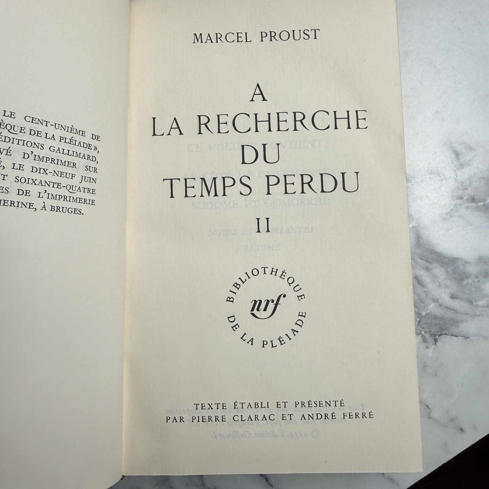 A La Recherche Du Temps Perdu, tome 1: Du Cote de Chez Swann; A l’Ombre des Je..