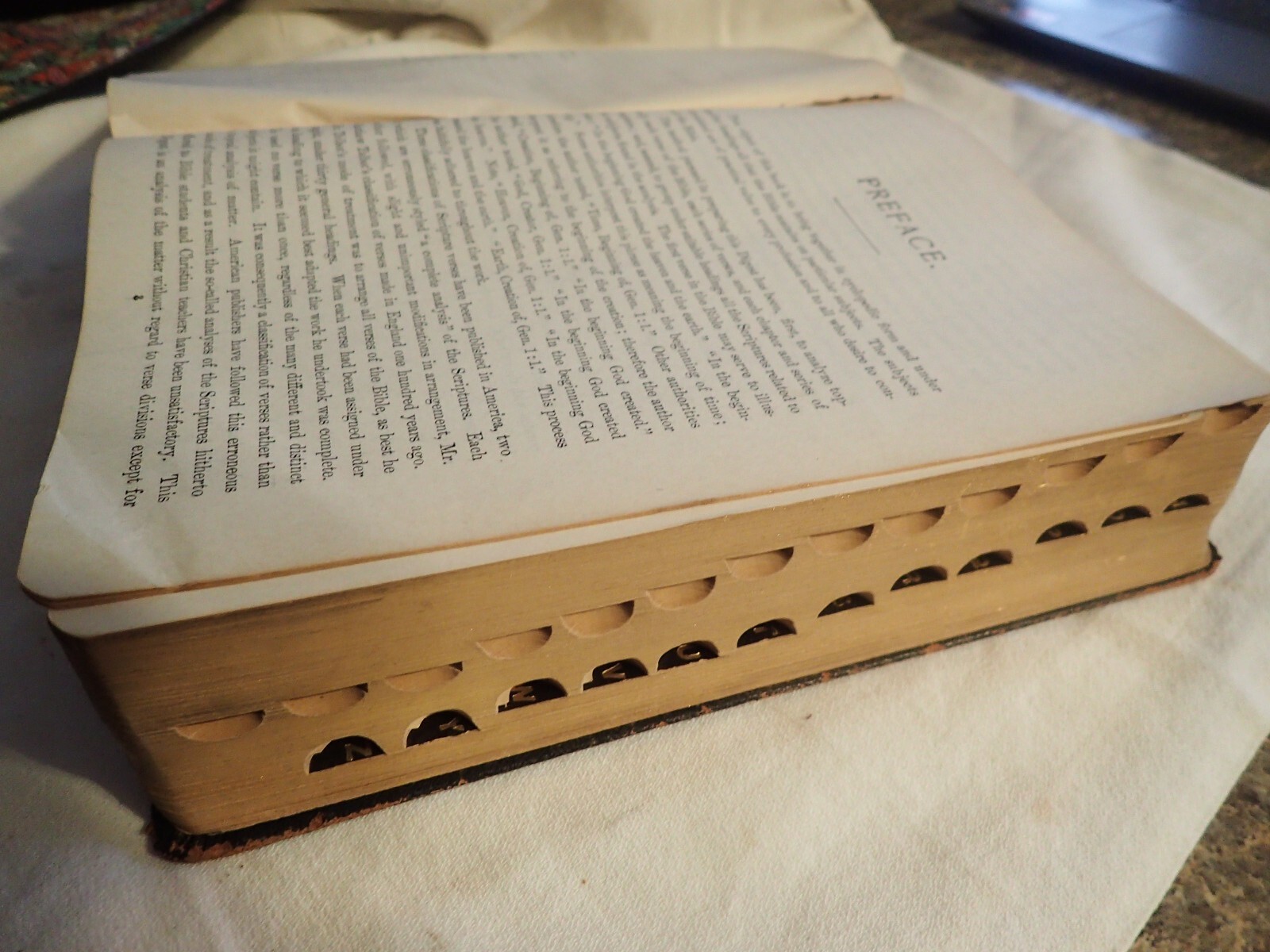 Vintage 1921 Nave’s Topical Bible Thumb INDEXED gilt edge
