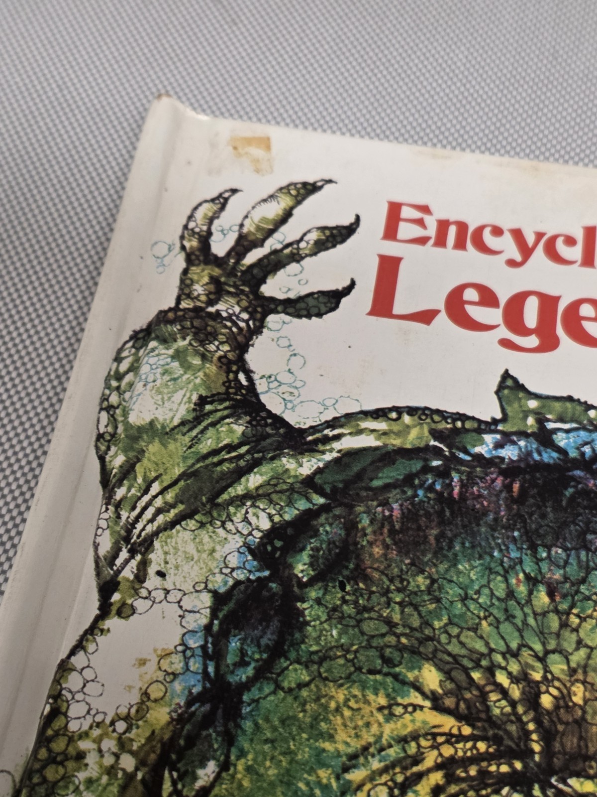 Encyclopedia of Legendary Creatures Tom McGowen Illustrated Victor Ambrus Used
