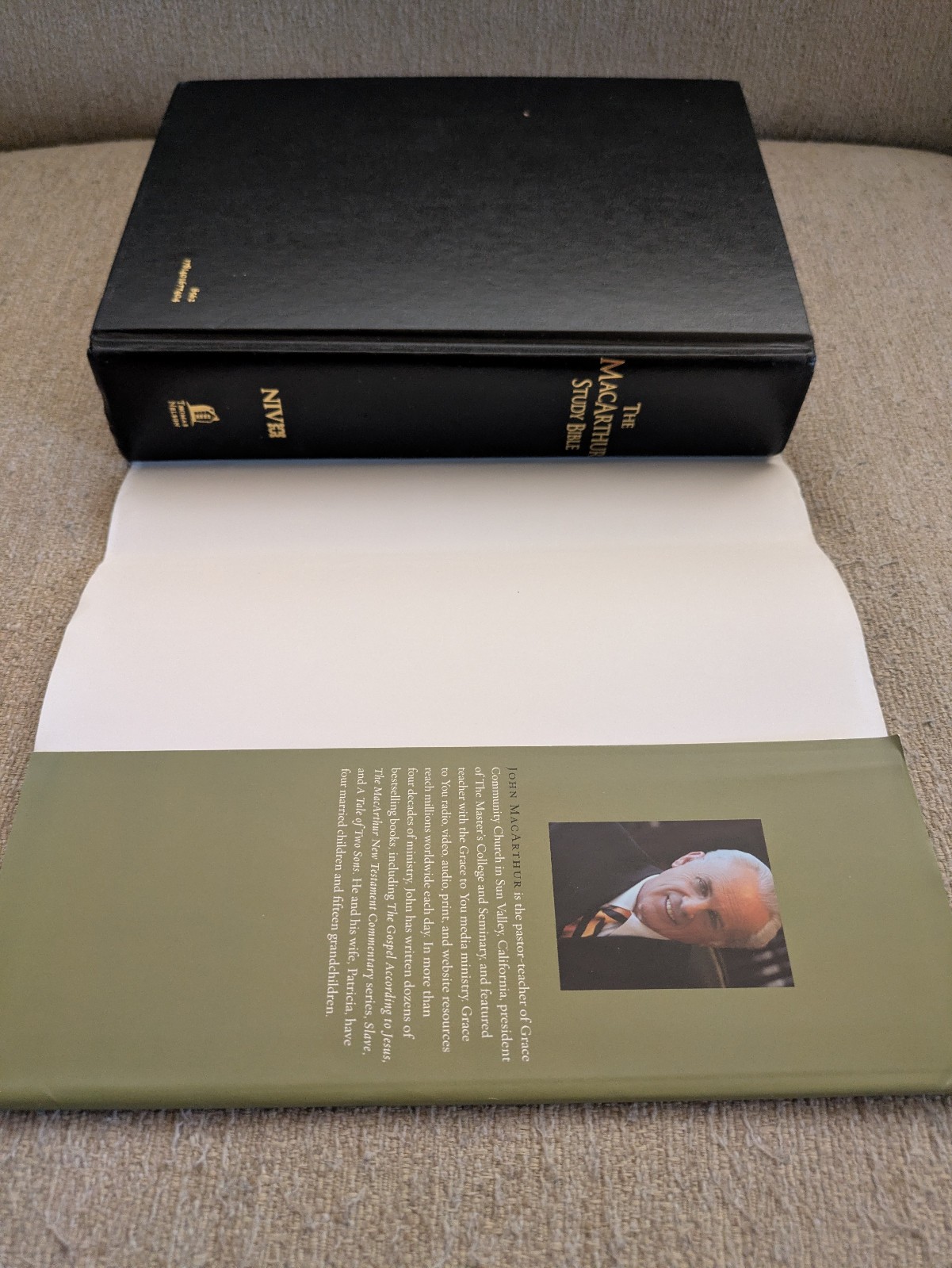 The MacArthur Study Bible: New International Version, Signature Series | 2013