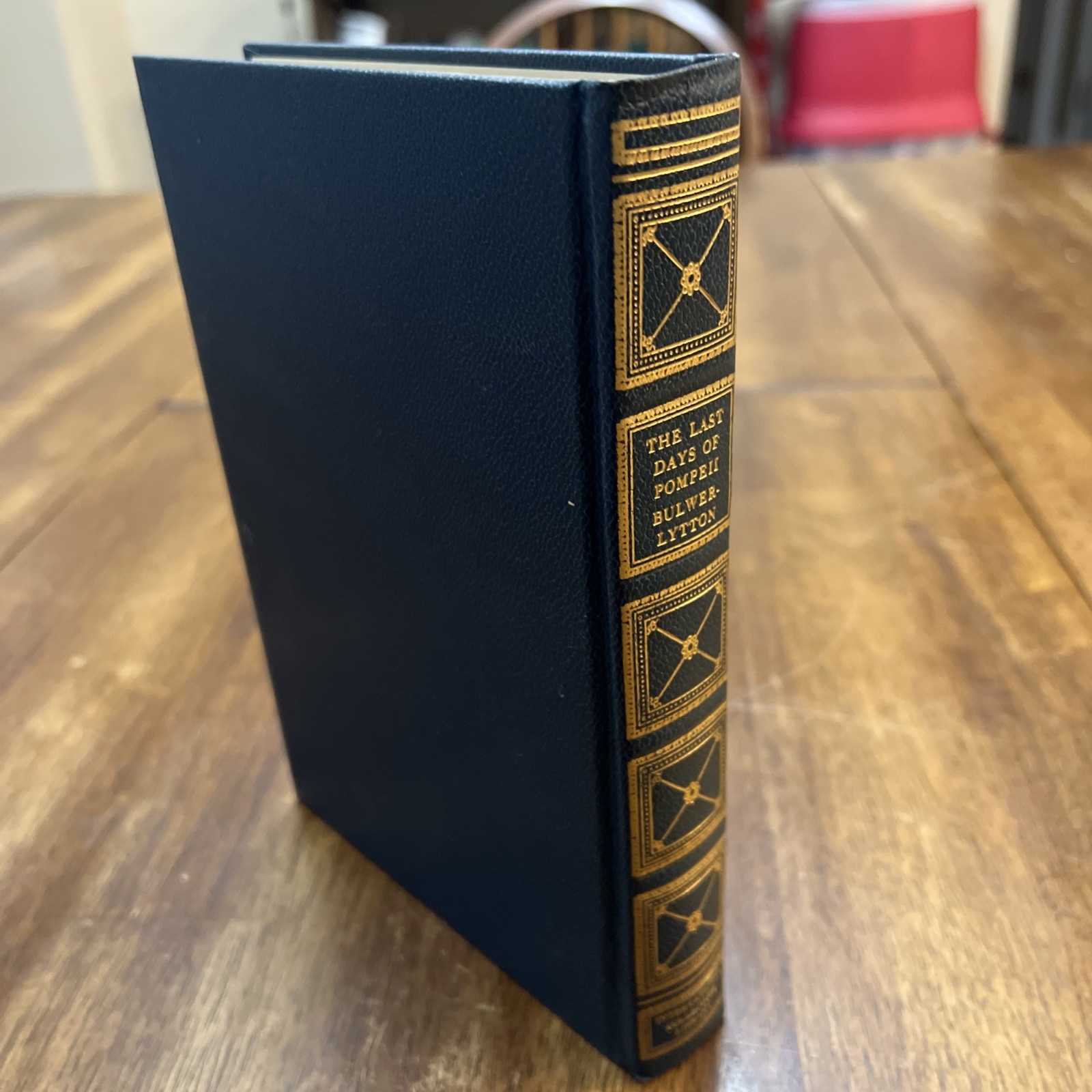 The Last Days of Pompeii Edward G.E. Bulwer-Lytton International Collectors Lib