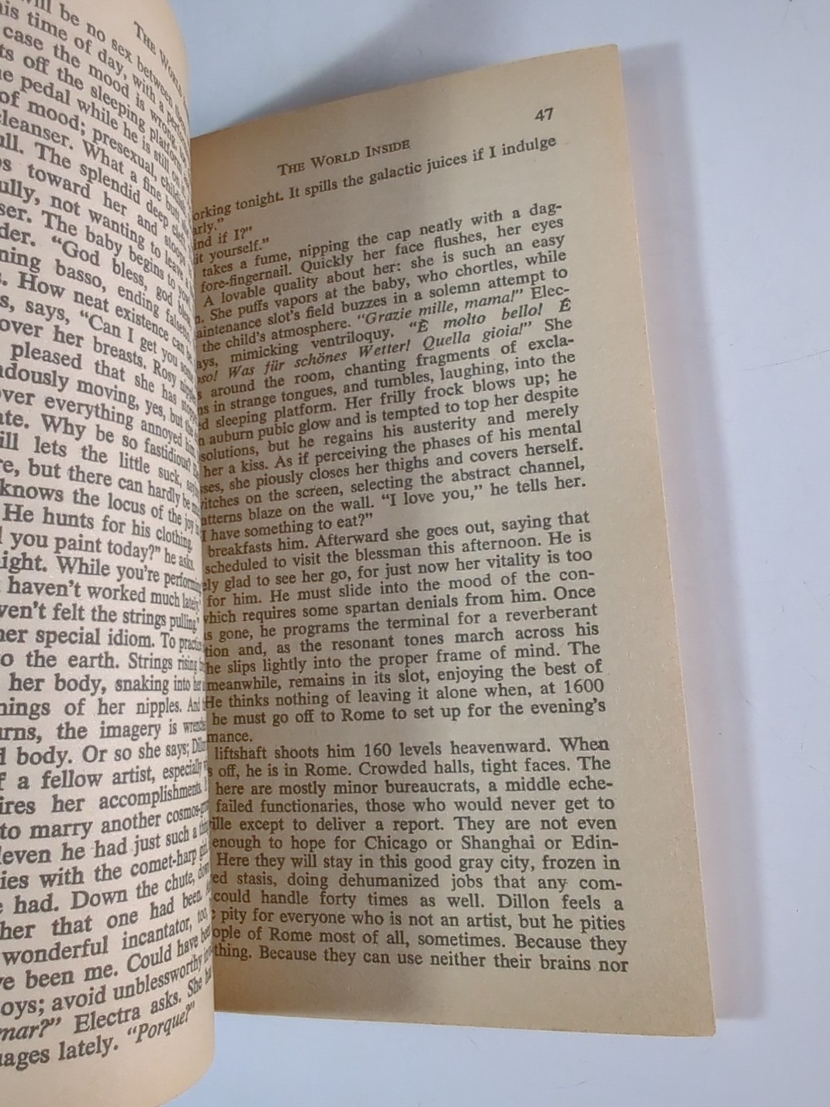 Robert Silverberg – The World Inside – Signet First Printing 1972 Vintage Sci-fi