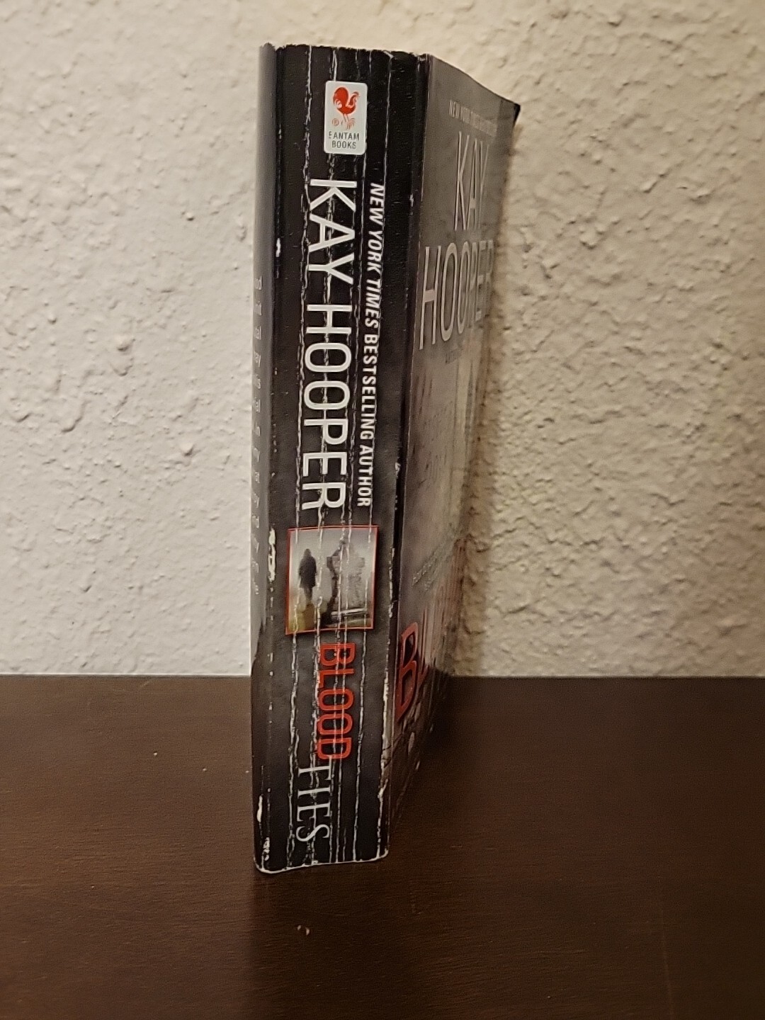 Lott of 3 paper back books by Kay Hooper – Blook Ties, Blook Dreams & Blood Sins