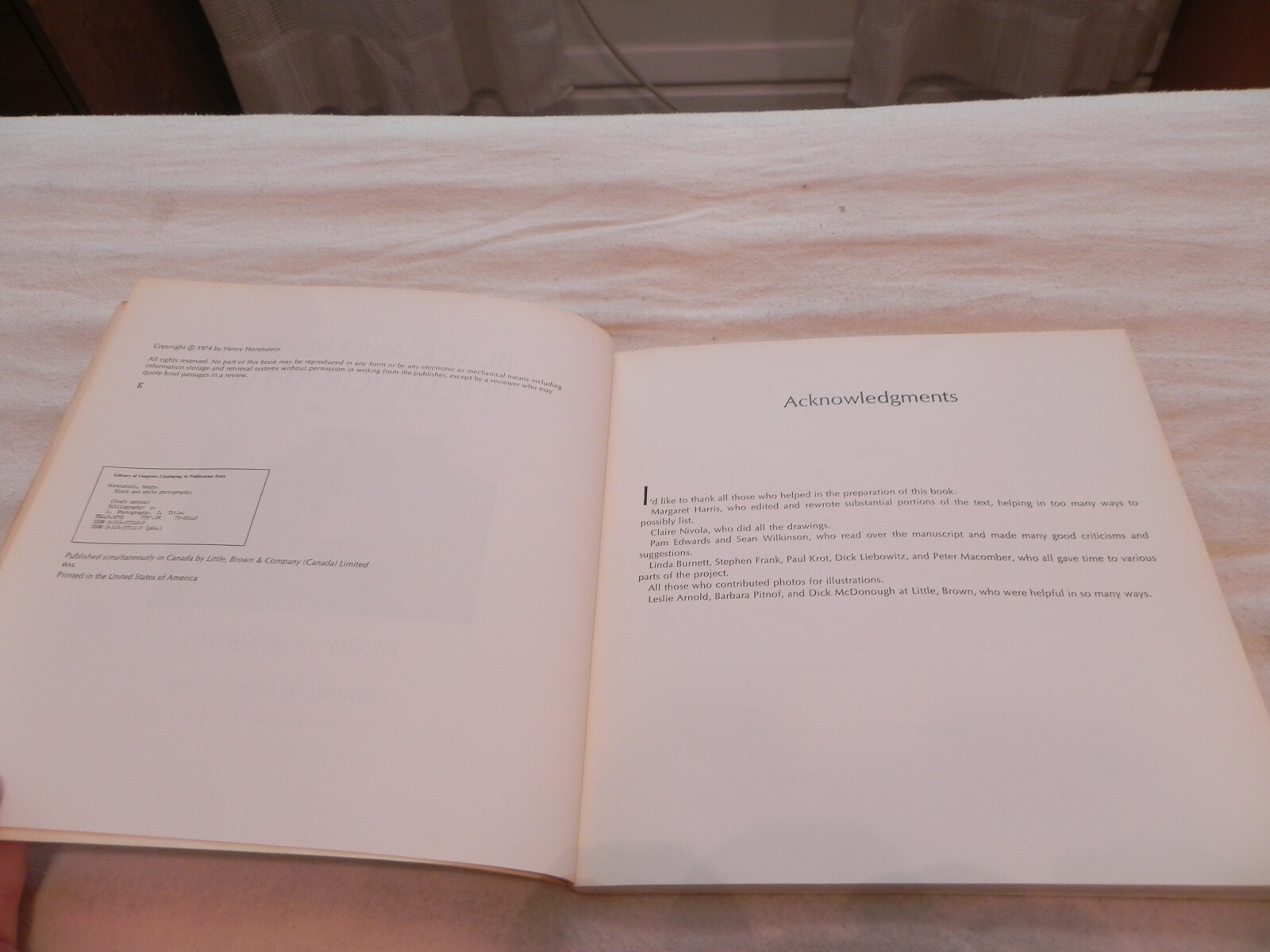 Black & White, Photo Graphy, A Basic Manual By Henry Horenstein, 1974