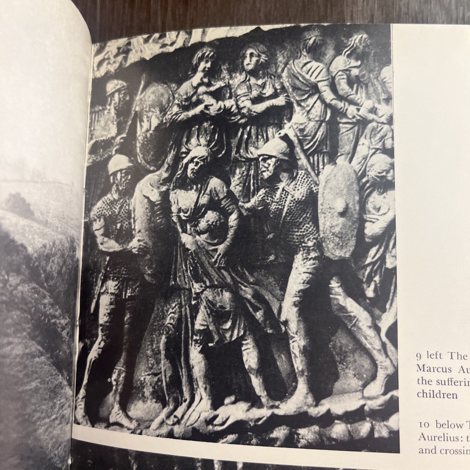 The Army of the Caesars Hardcover Michael Grant